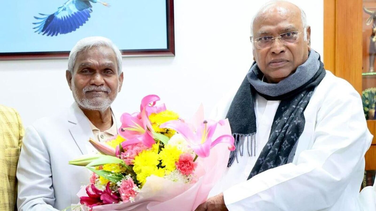 What’s happening in Jharkhand? CM Champai Soren meets Mallikarjun Kharge amid buzz about ‘unhappy’ Congress MLAs Globalindianews24