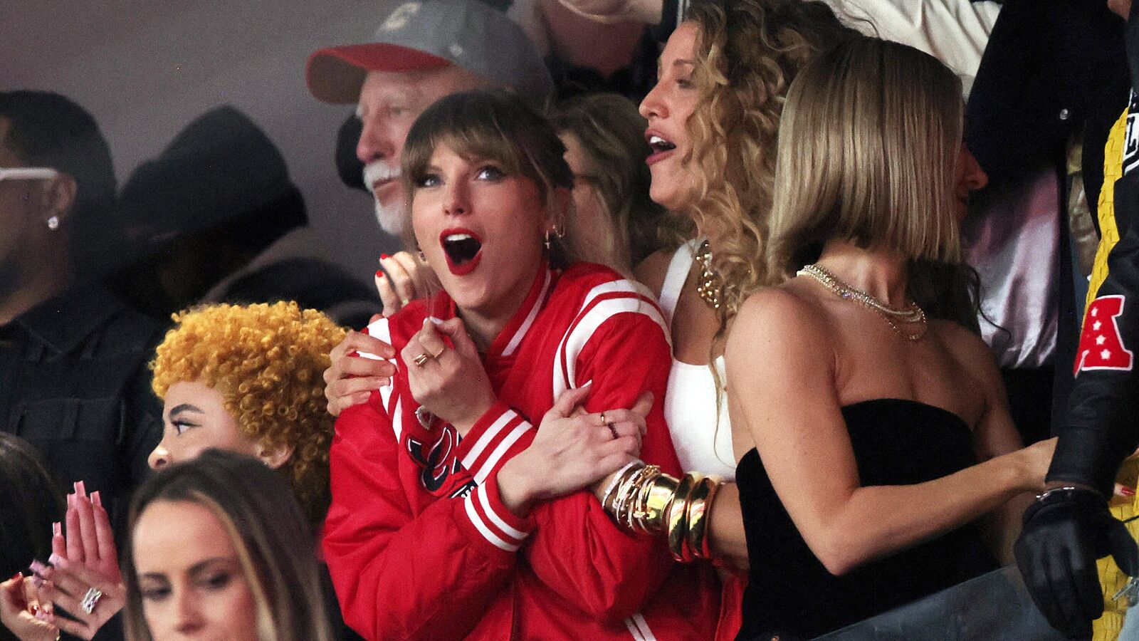 Taylor Swift cheers for boyfriend Travis Kelce as she attends 2024 Super Bowl in Vegas Globalindianews24