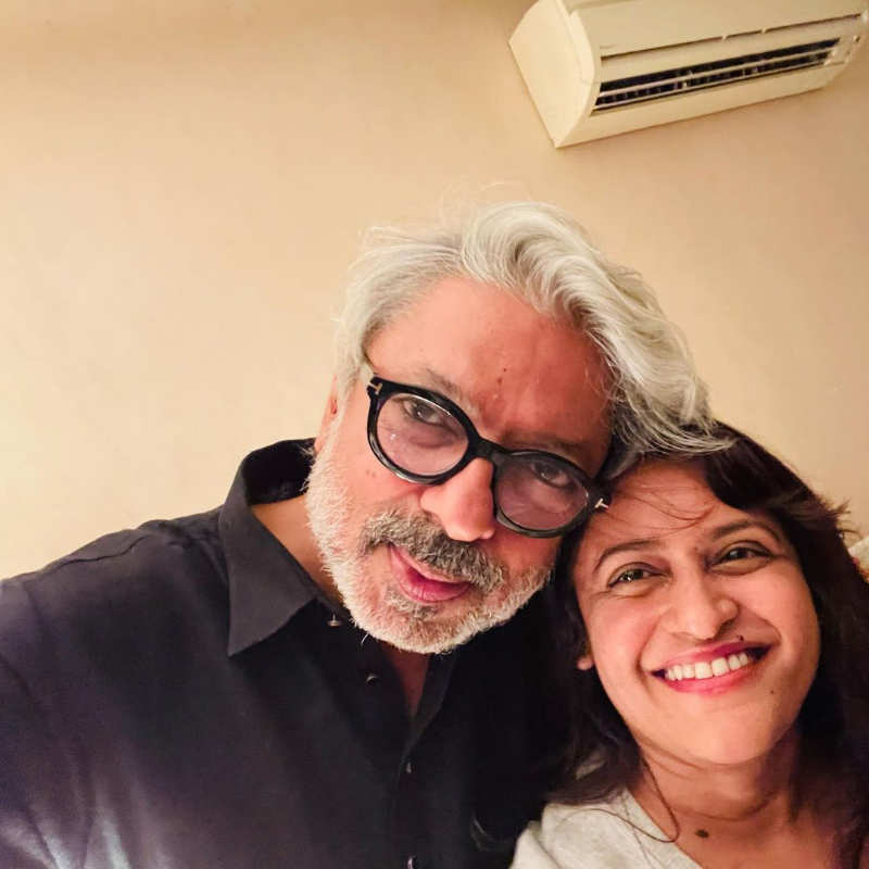 Sanjay Leela Bhansali celebrated his 61st birthday: Ranbir and Alia reached the spot together, Vicky Kaushal, Rani Mukherjee and other celebs were also seen.